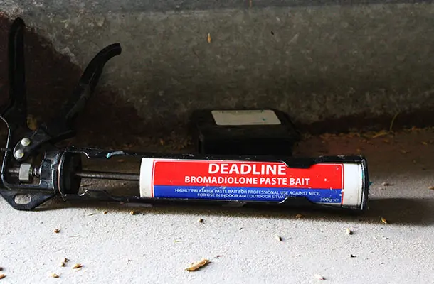 A proffesional use only mouse gel for pest control